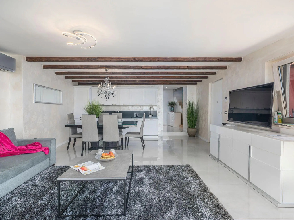 Beautiful Deluxe Villa with Sea View, located in the center of - Rovinj.