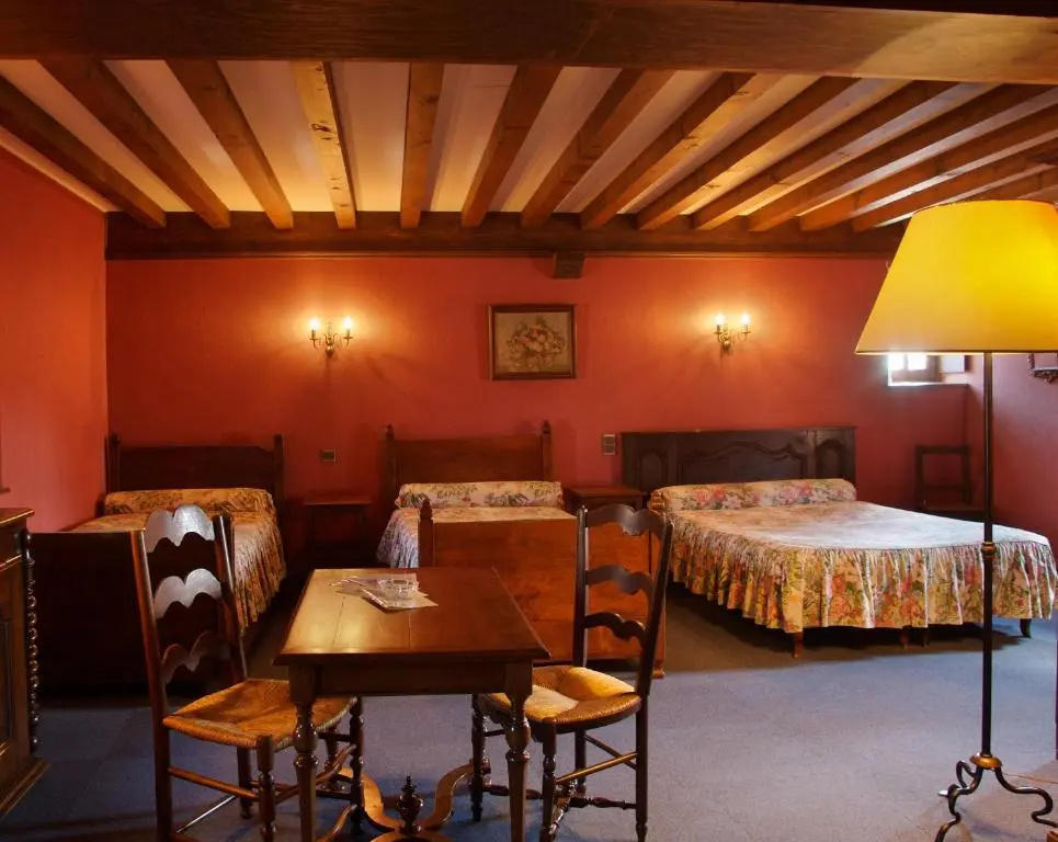 Hostellerie de Pérouges - Chambres