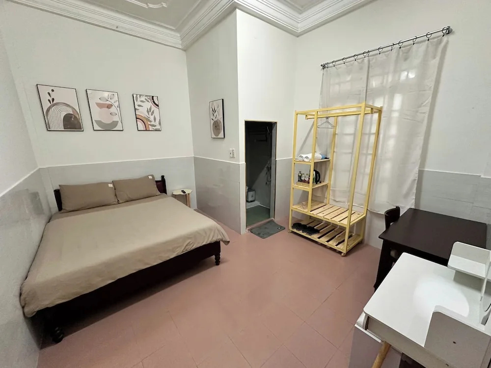 Kat Hotel — 3