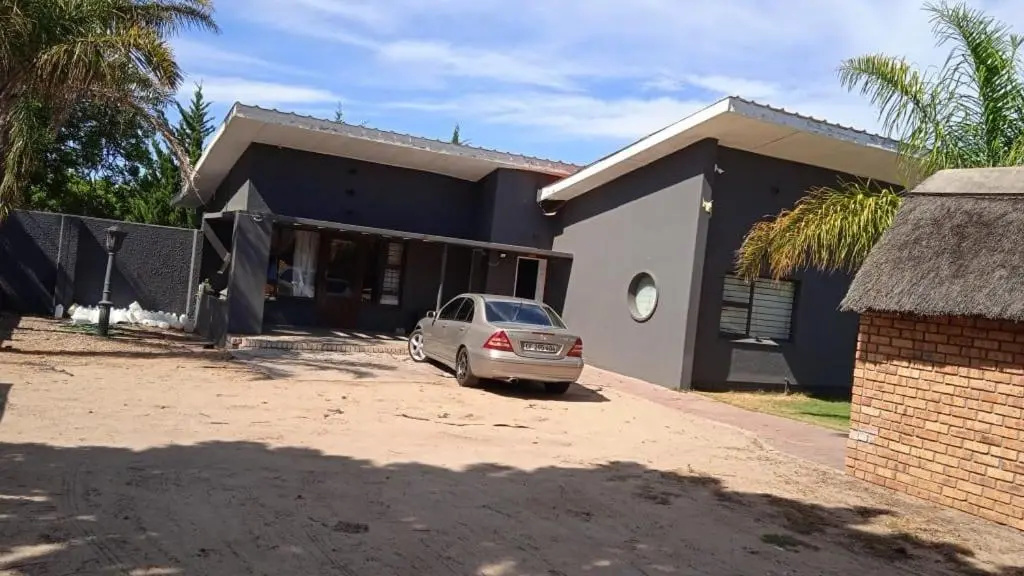 2 Friends Guesthouse