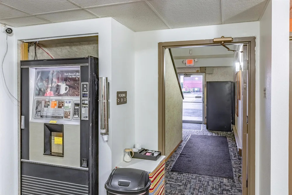 Lobby & Reception