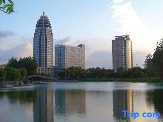 Huasheng Jiangquancheng Hotel