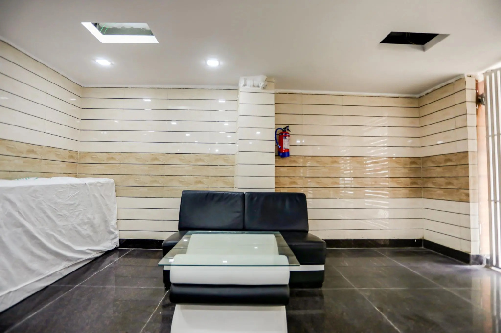 Lobby & Reception