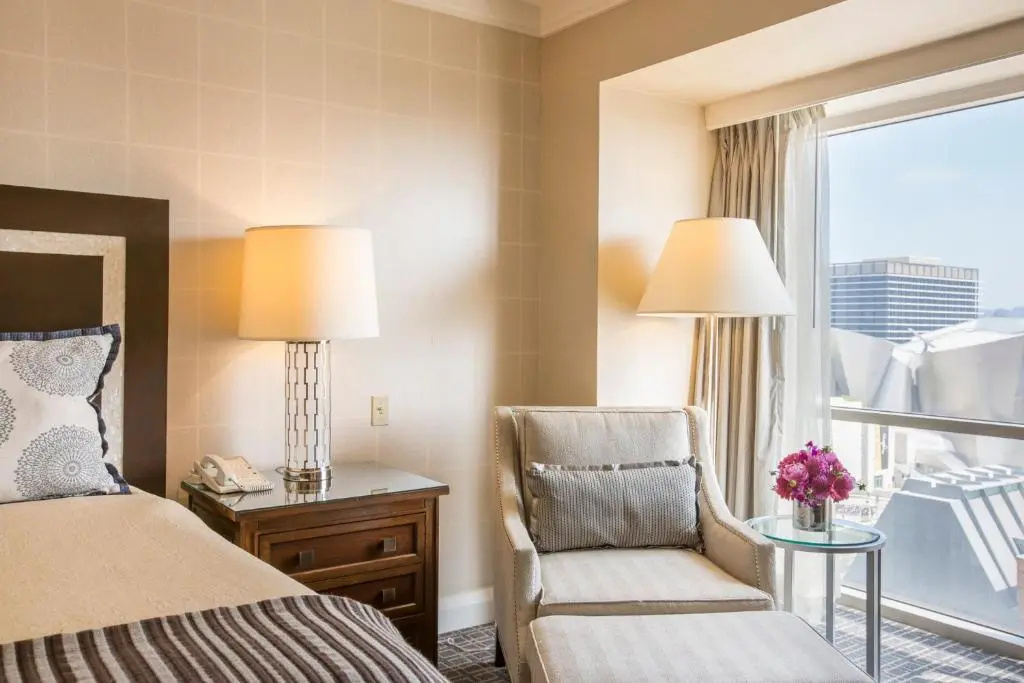 Omni Los Angeles Hotel at California Plaza - Chambres
