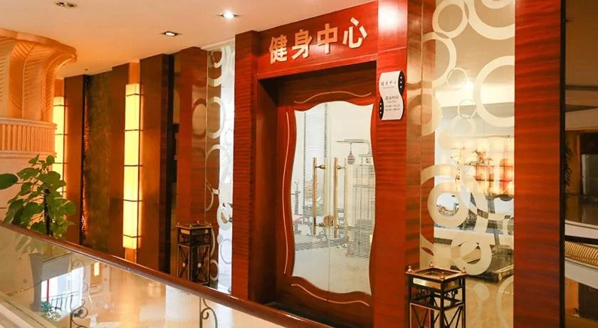 Harbour Plaza Hotel - фото 2