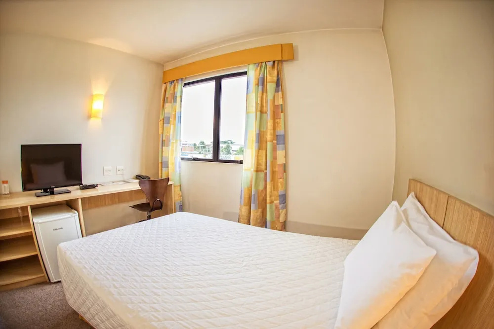 Hotel Campo Largo Express - Chambres