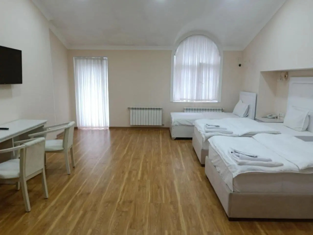 Queens 2 Hotel — 5