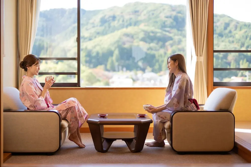 Hotel Hoho "A hotel overlooking the Echigo Plain and the Yahiko mountain range" - Chambres