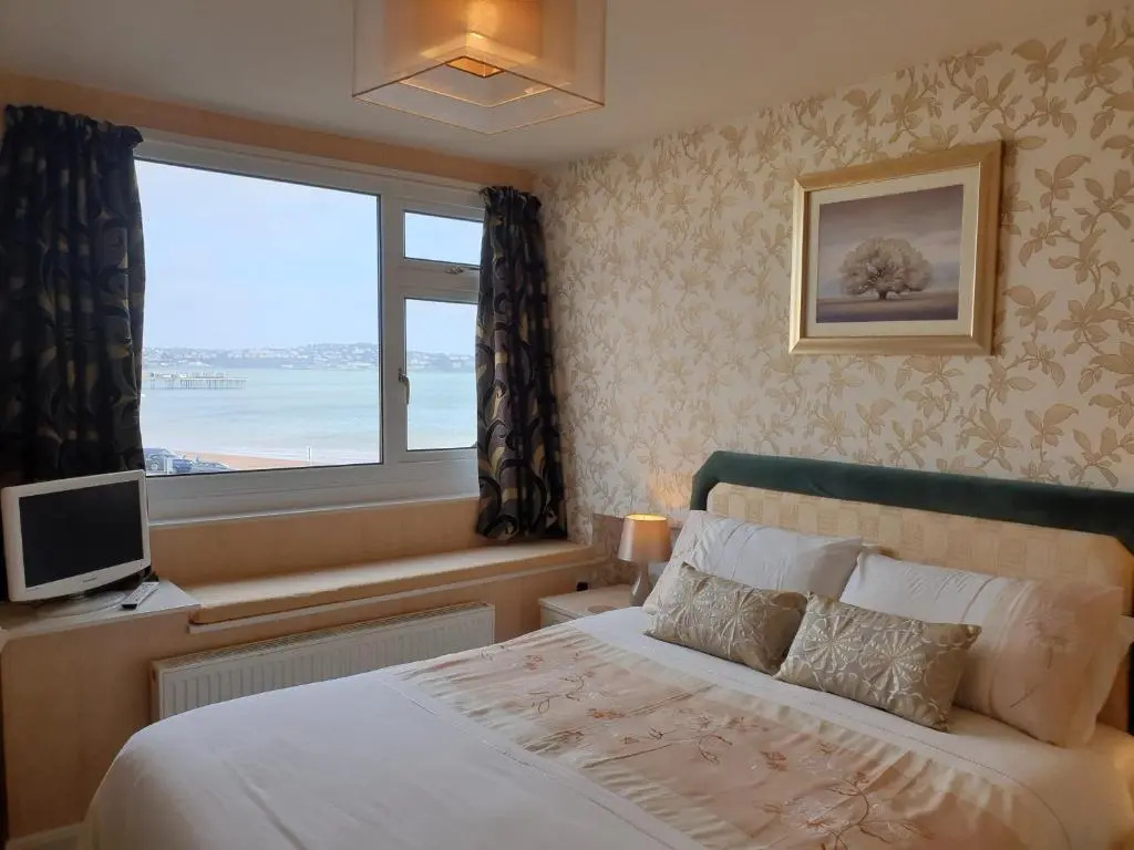 Standard Double room with sea view (full double bed)