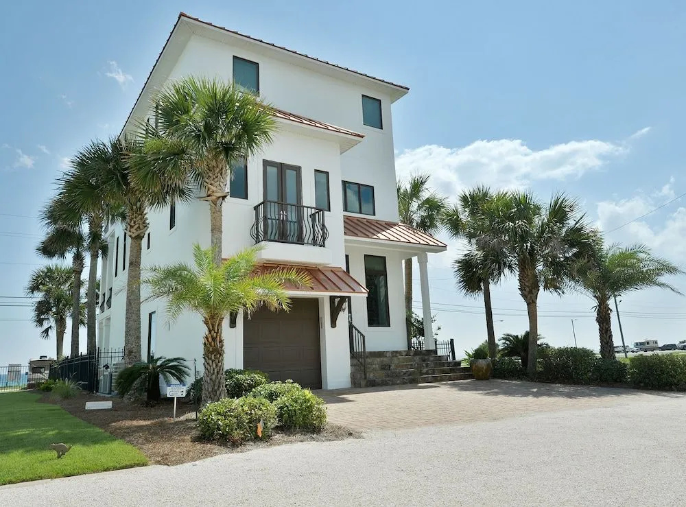 Front Beach House 19404