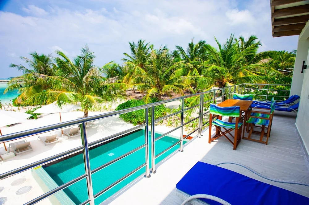 Holiday Inn Resort Kandooma Maldives