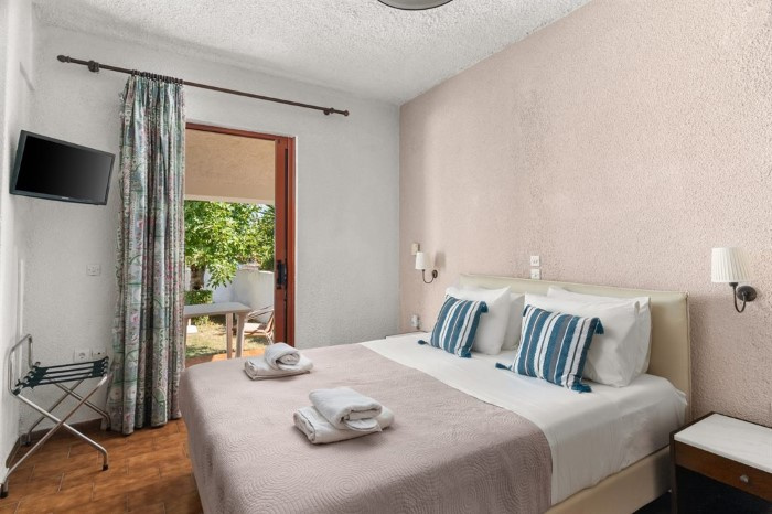 2 Bedrooms Basement Apartment
