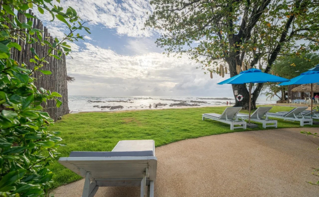 Beach & Waterfront