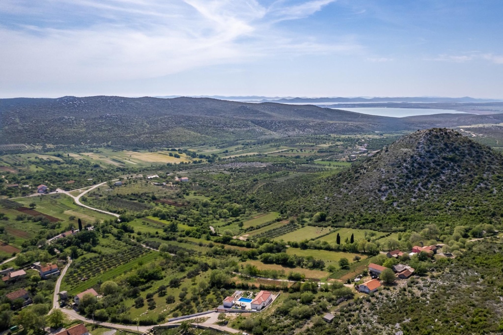 Villa Nebesi