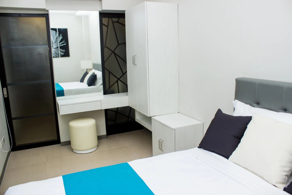 KLM Condotel — 5