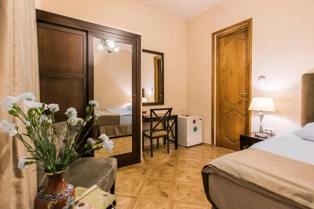 Economy room