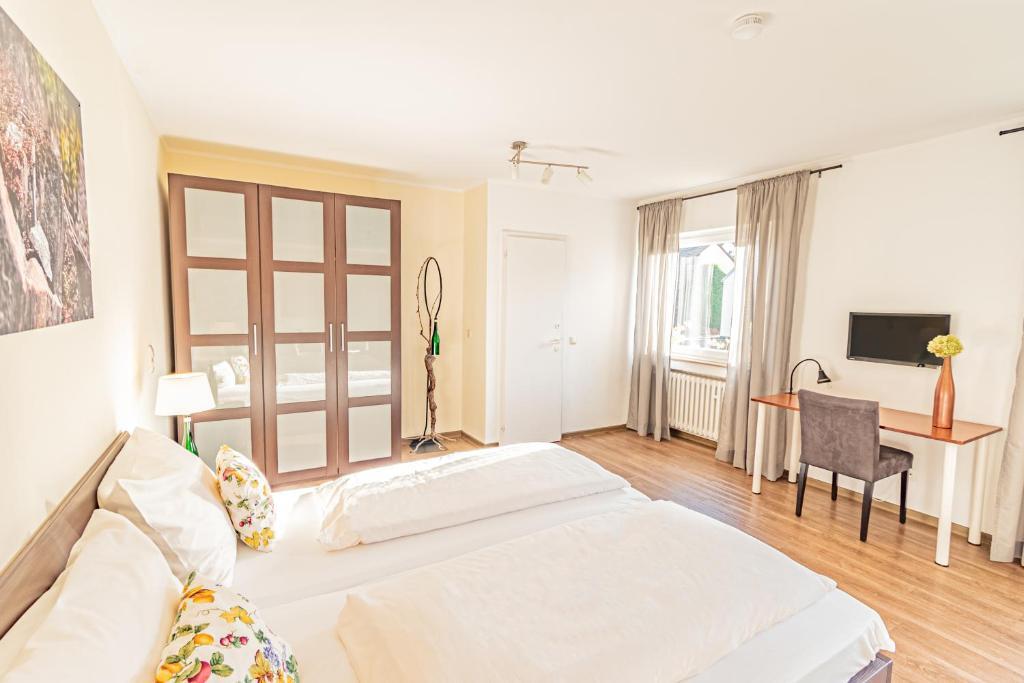WEINhotel Ayler Kupp - Jörg Diekert by null