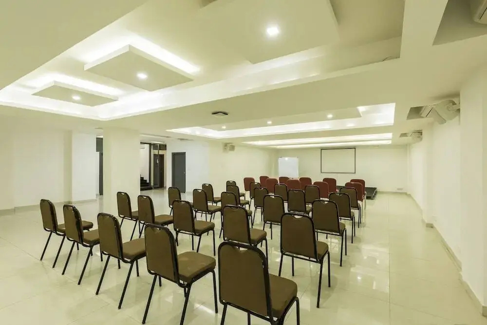 Suvarna Inn by OYO Rooms - Général