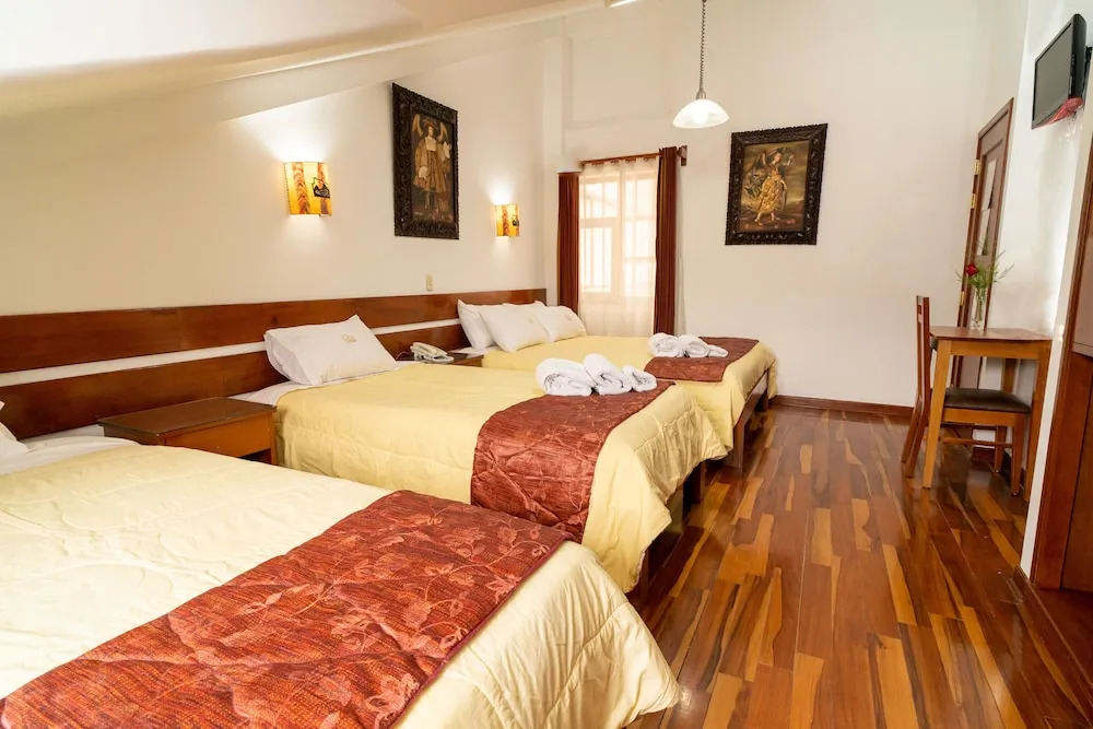 標準四人房，配有大床