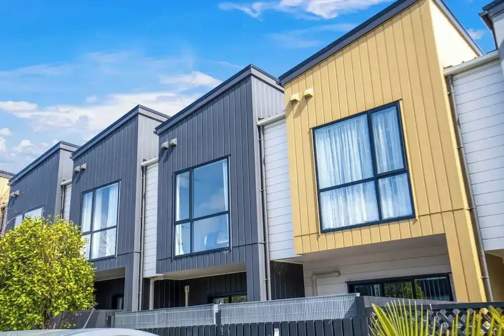 Brand New House by Botany - Parking