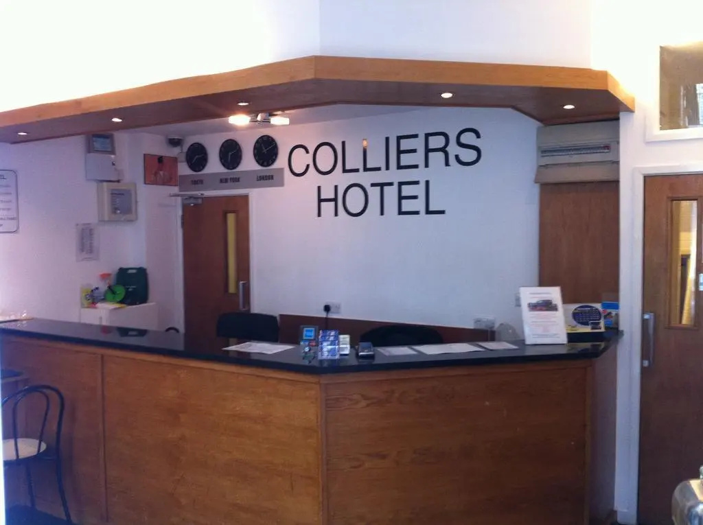 Colliers Hotel — фото