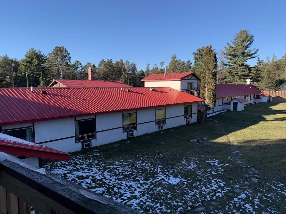 Lumberjack Inn