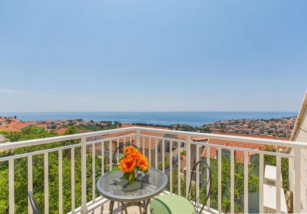 Standard Double room with balcony and with sea view (full double bed)