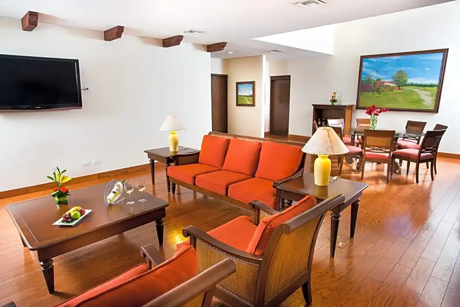 Double Suite with garden view (full double bed)