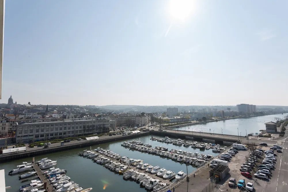 Beach & Waterfront