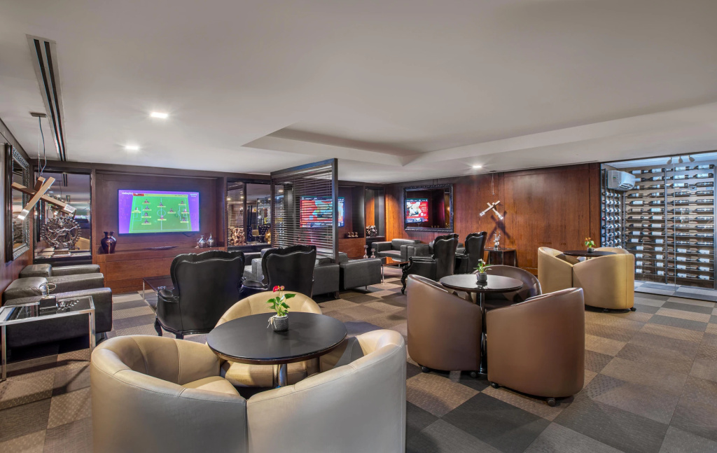 Lobby & Reception