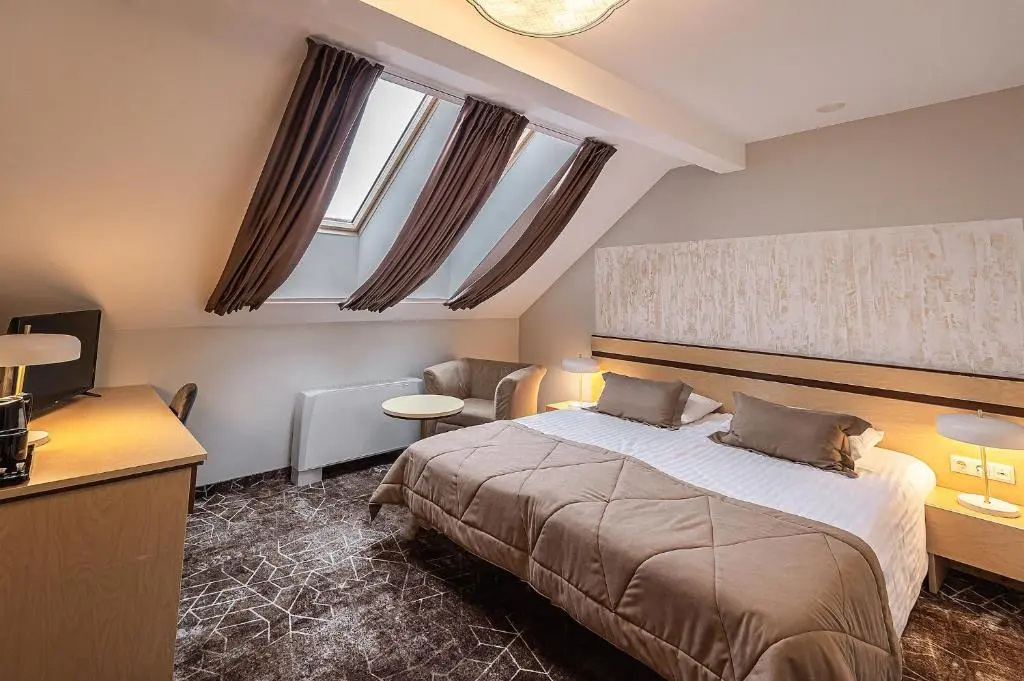Standard Double Attic room (full double bed)