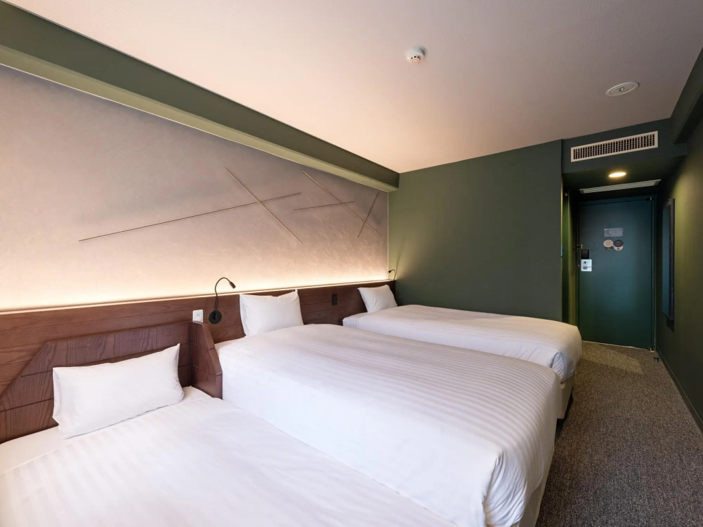 Standard Triple room