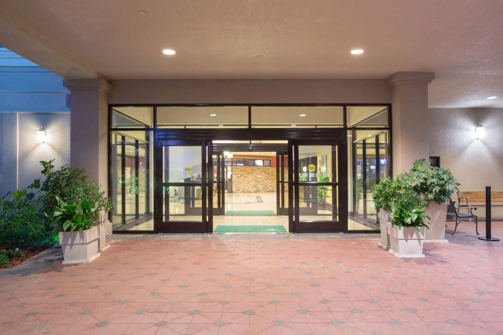 Wyndham Grand Executive Center Little Rock Airport - Général