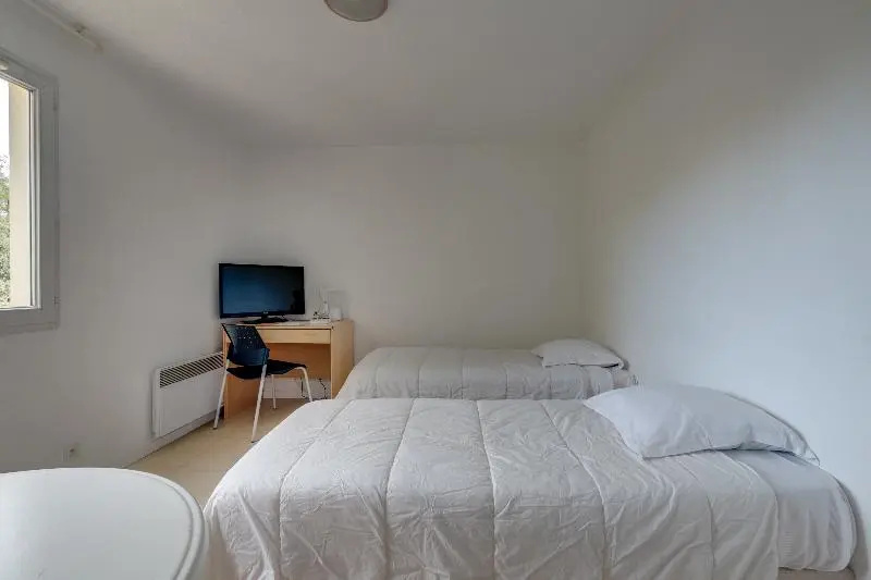 Standard Double room (twin beds)