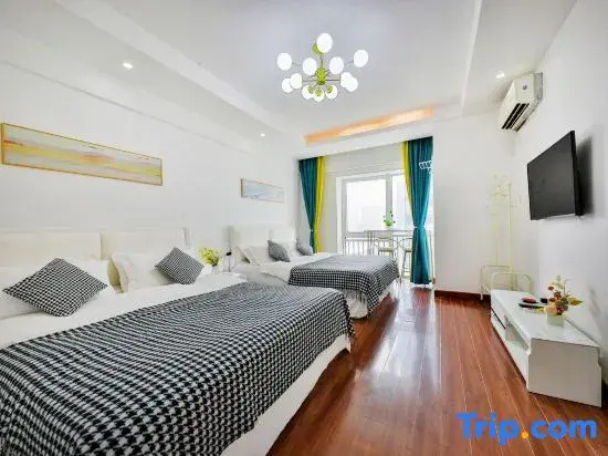 Standard Quadruple Family room