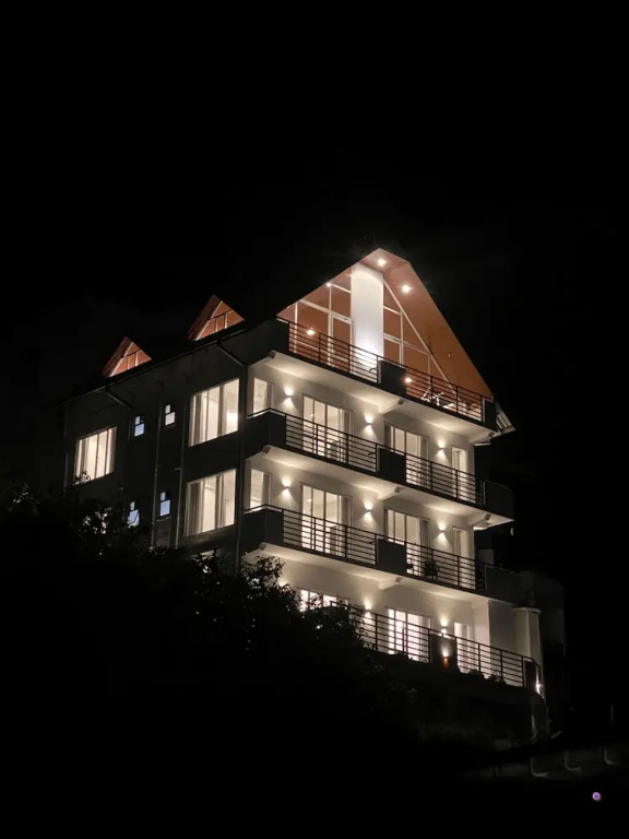 Queens Mount Glen Heights