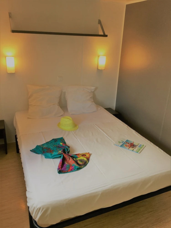 2 Bedrooms Standard Family room