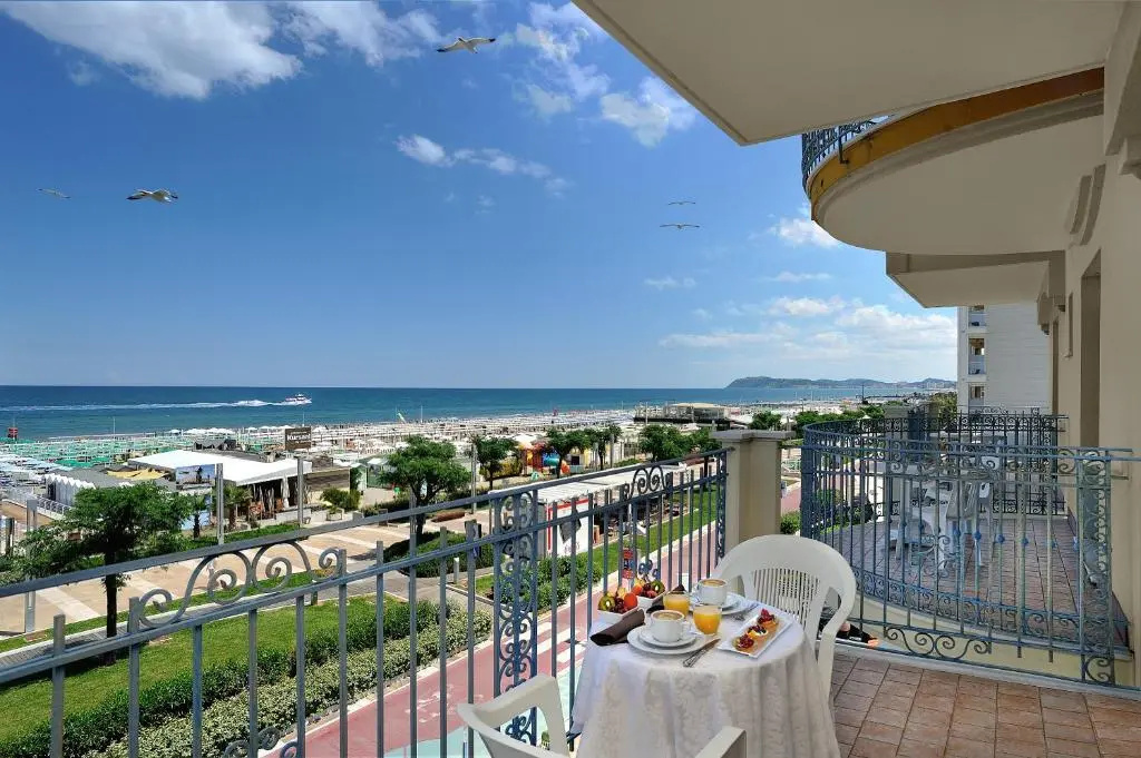 Beach & Waterfront