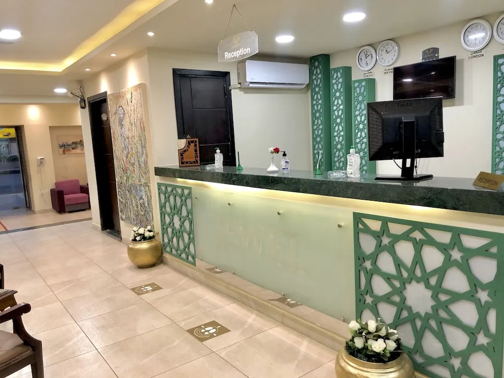 Lobby & Reception