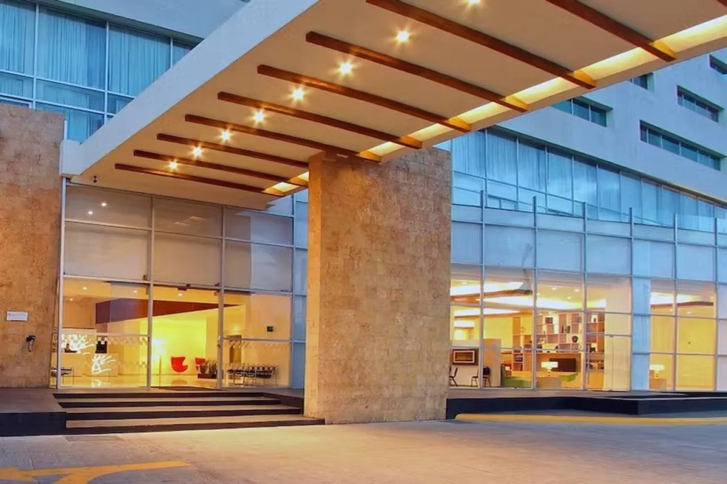 Lobby & Reception