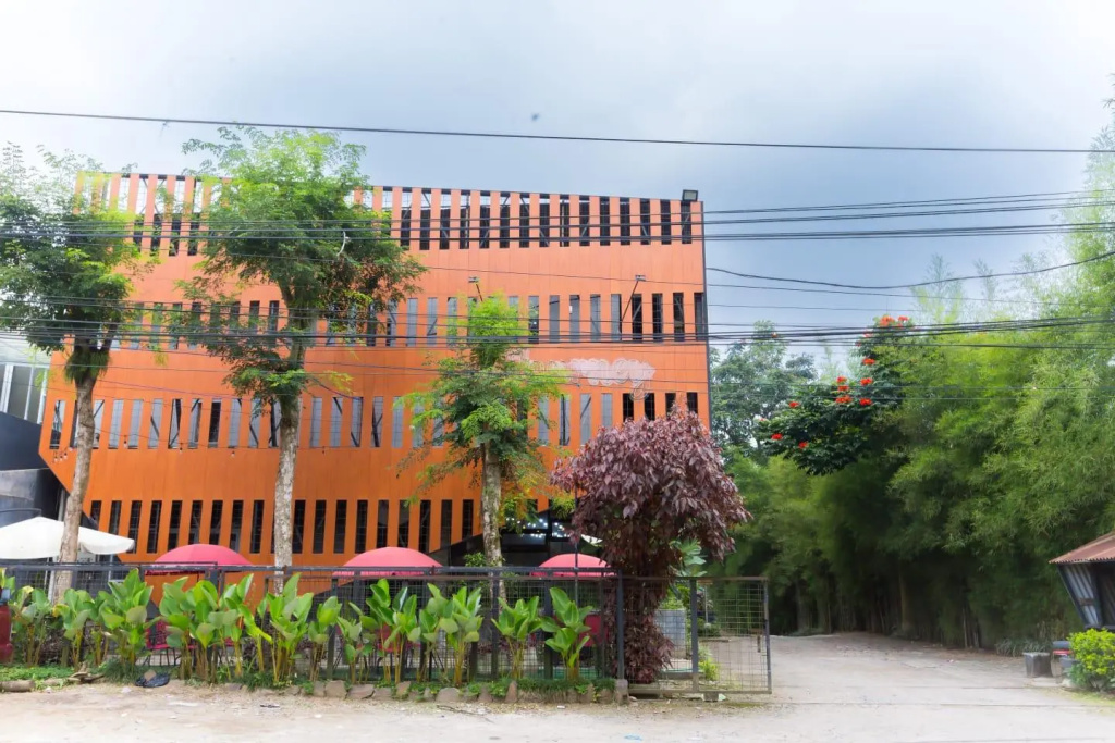 Hotel Kupu Kupu Lembang in Parompong