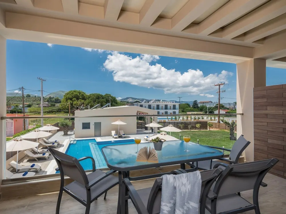 Mystique Luxury Suites & Maisonettes
