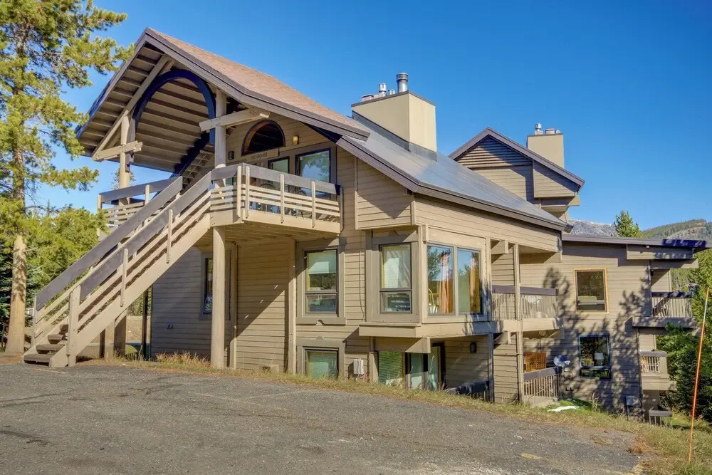 Cozy Condo w/ Balcony - Near Big Sky Resort!