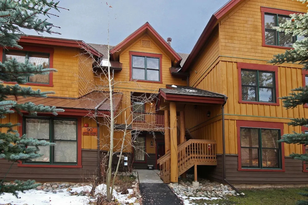 8775 Trappers Crossing - 1 Br Condo