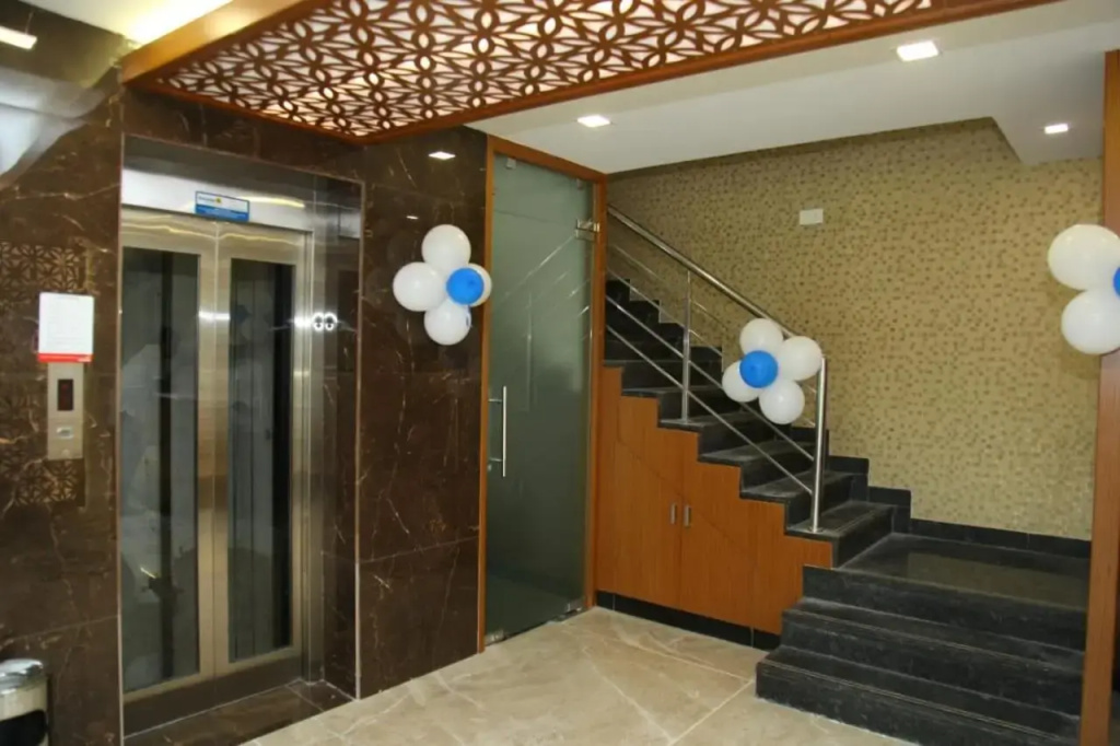 Century Courtyard - фото 10