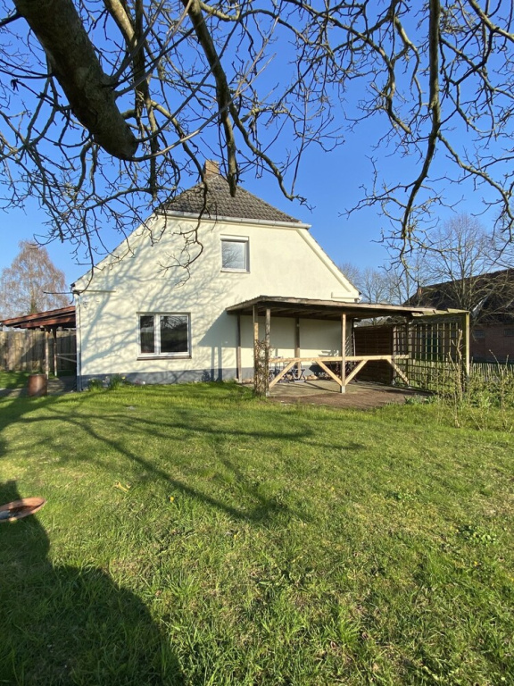 Cottage with garden view