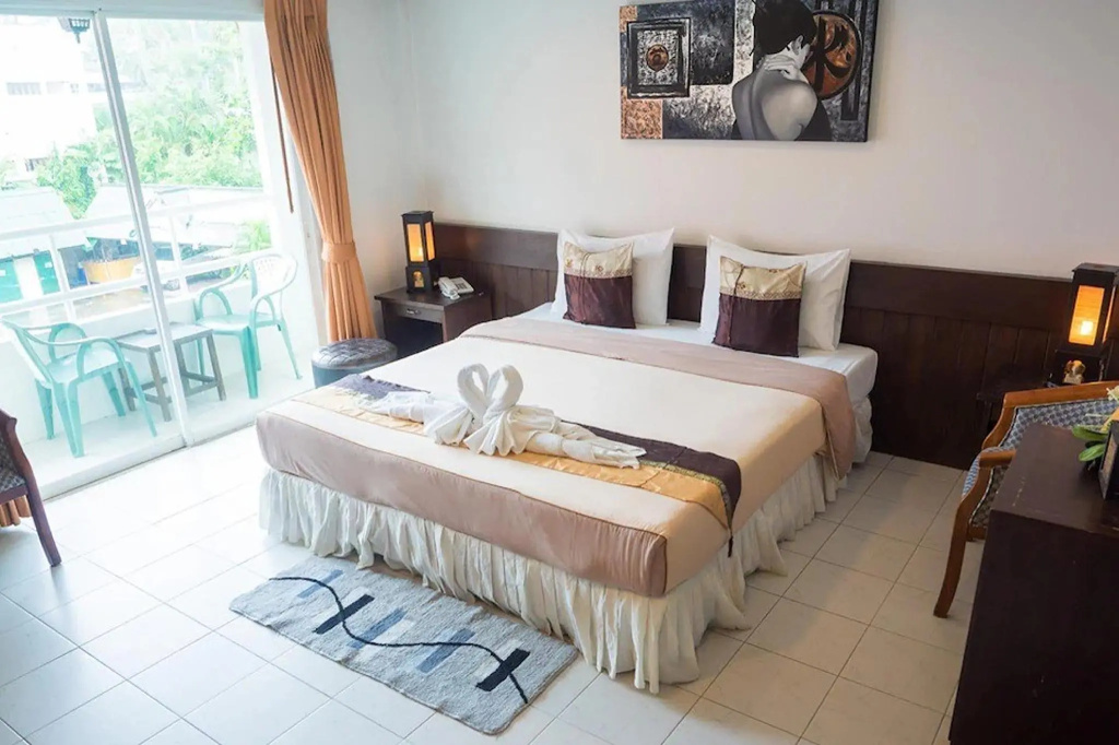 Отель The Nice Patong Hotel в Патонге