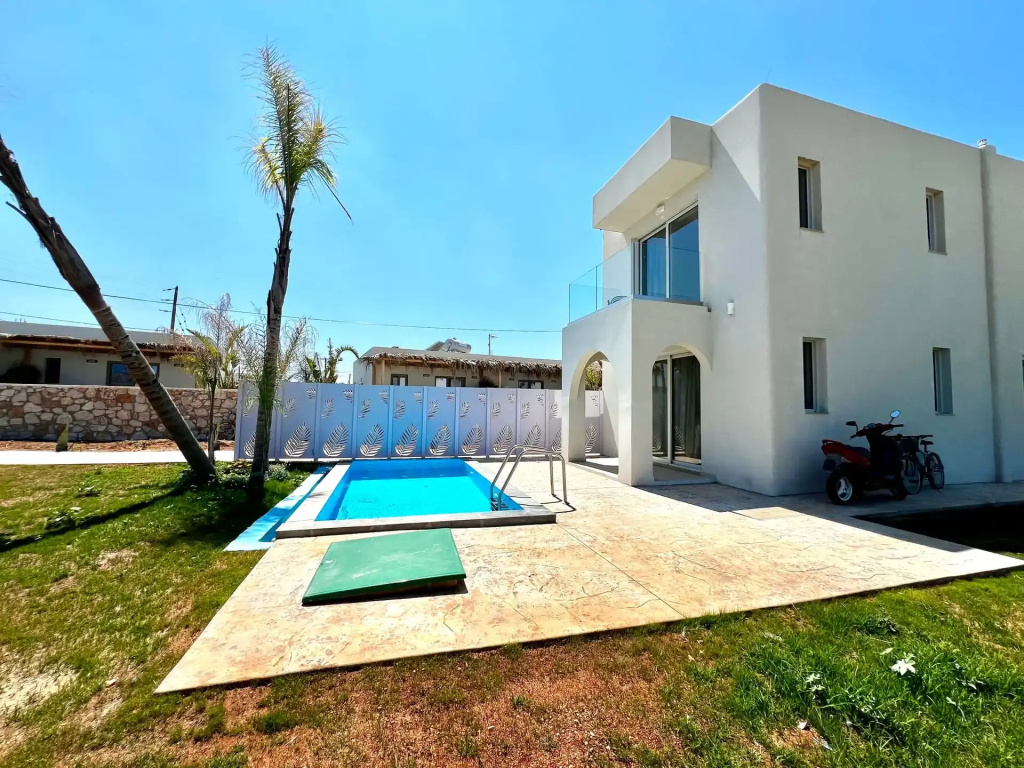 Villa with mountain view