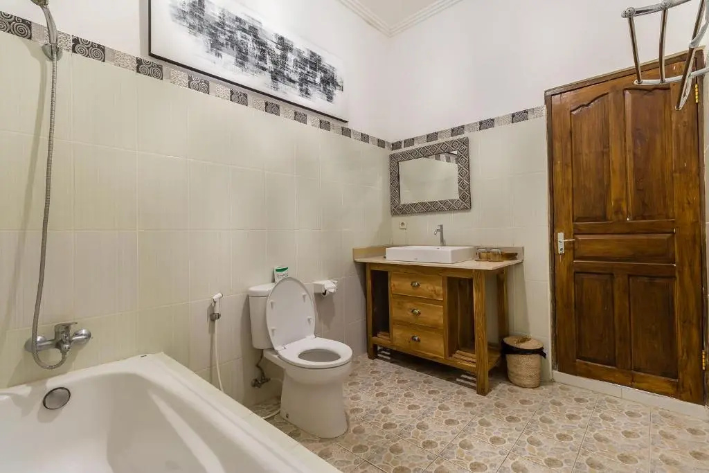 Suite with pool view