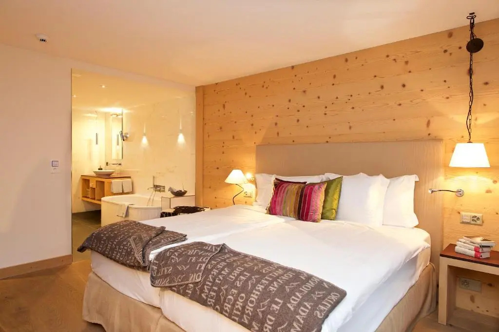 Double Chalet with balcony (full double bed)